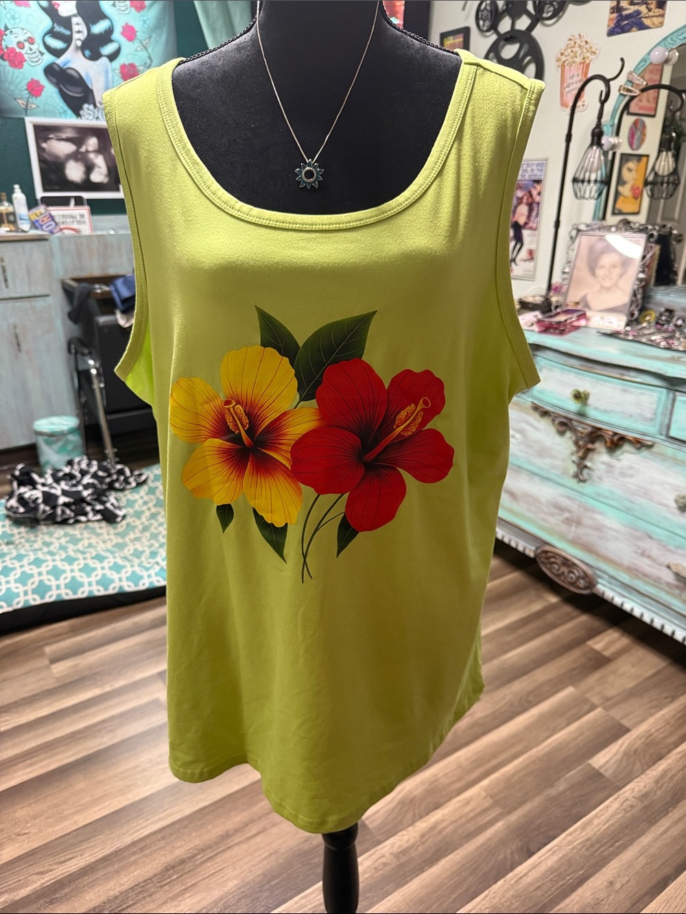 Women's Light Green Floral Hibiscus Tank Top